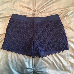Club Monaco size 00 eyelet shorts color navy